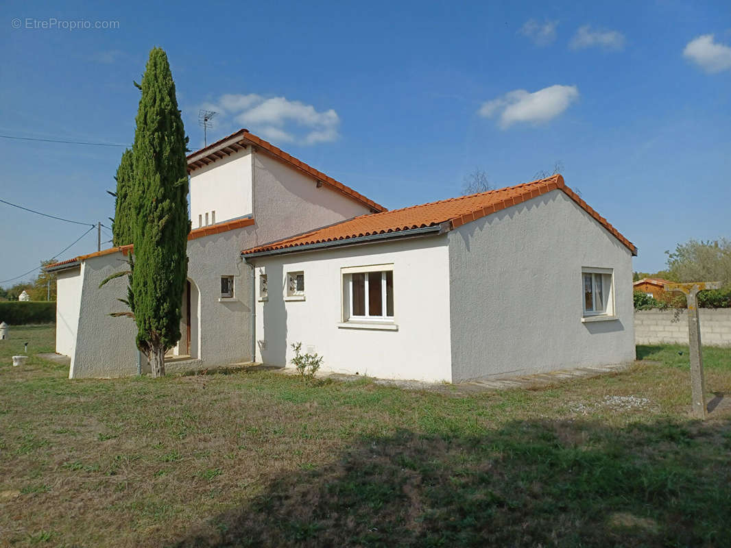 Maison à MONDONVILLE