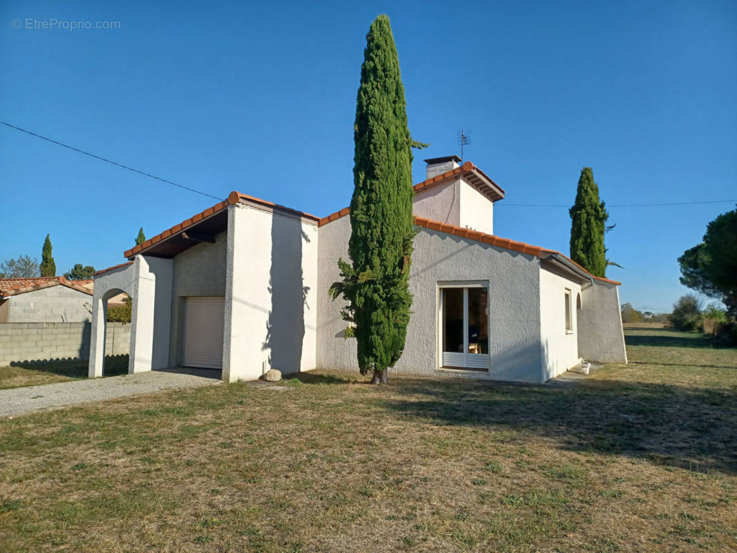 Maison à MONDONVILLE