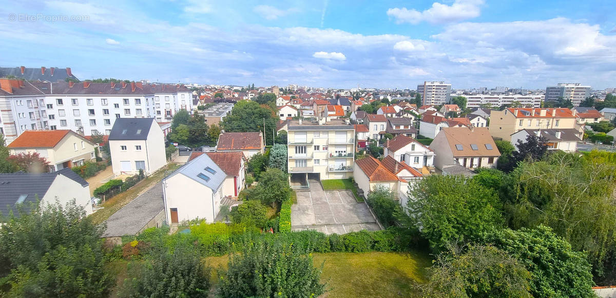 Appartement à HOUILLES