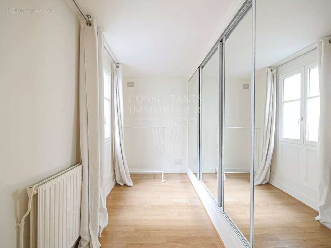 Appartement à PARIS-7E