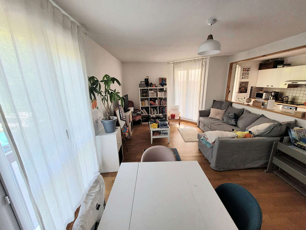 Appartement à VERRIERES-LE-BUISSON