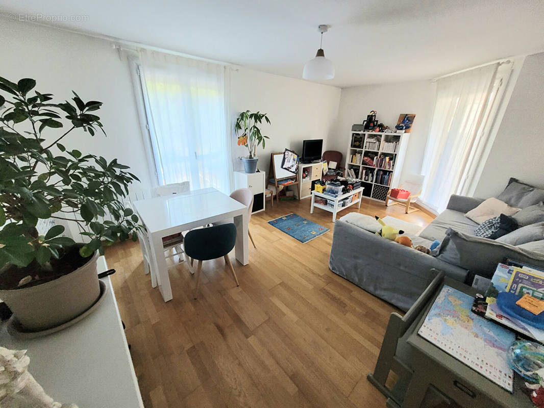 Appartement à VERRIERES-LE-BUISSON