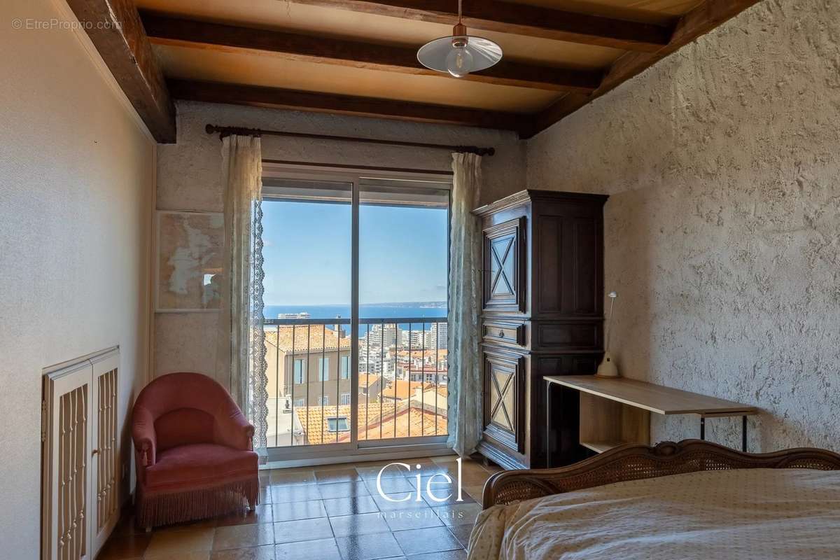 Appartement à MARSEILLE-7E