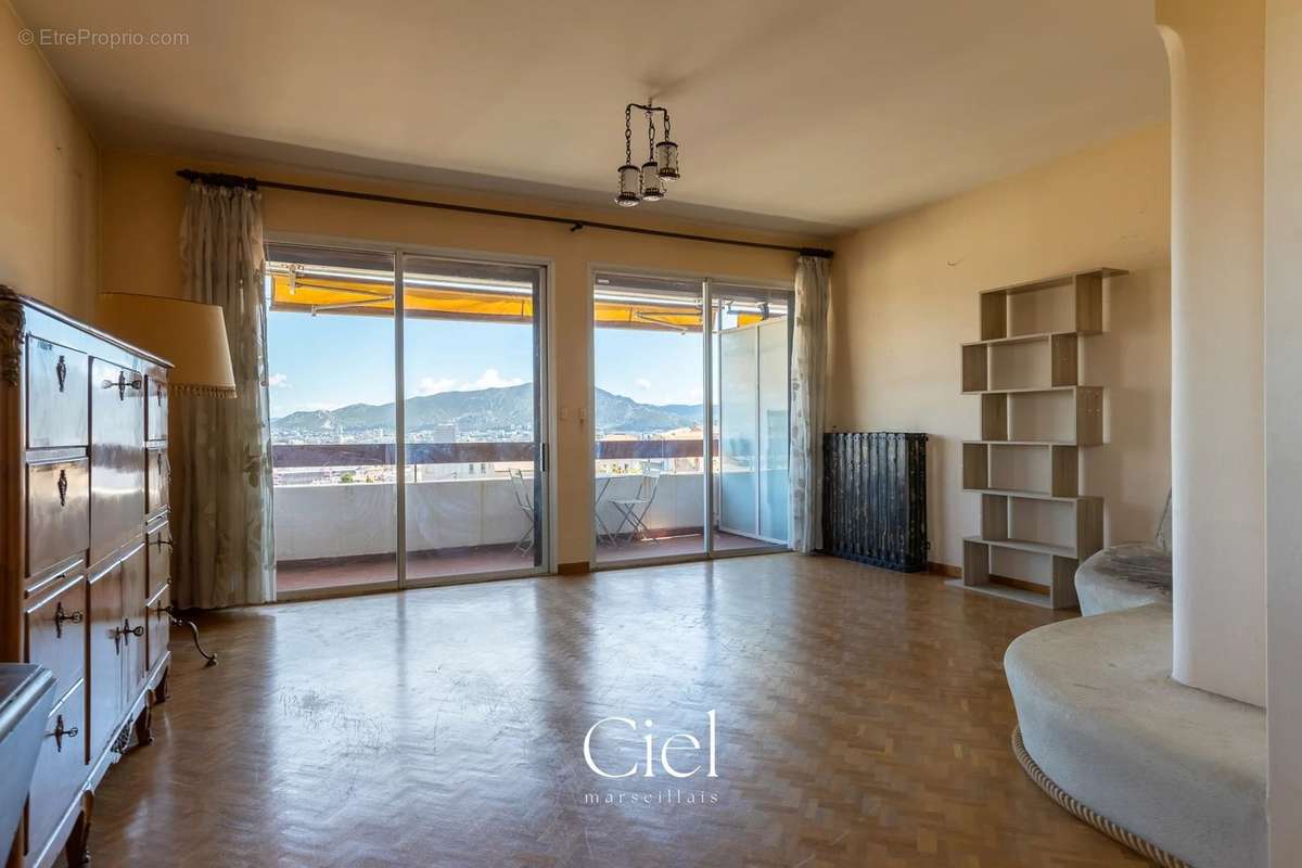 Appartement à MARSEILLE-7E