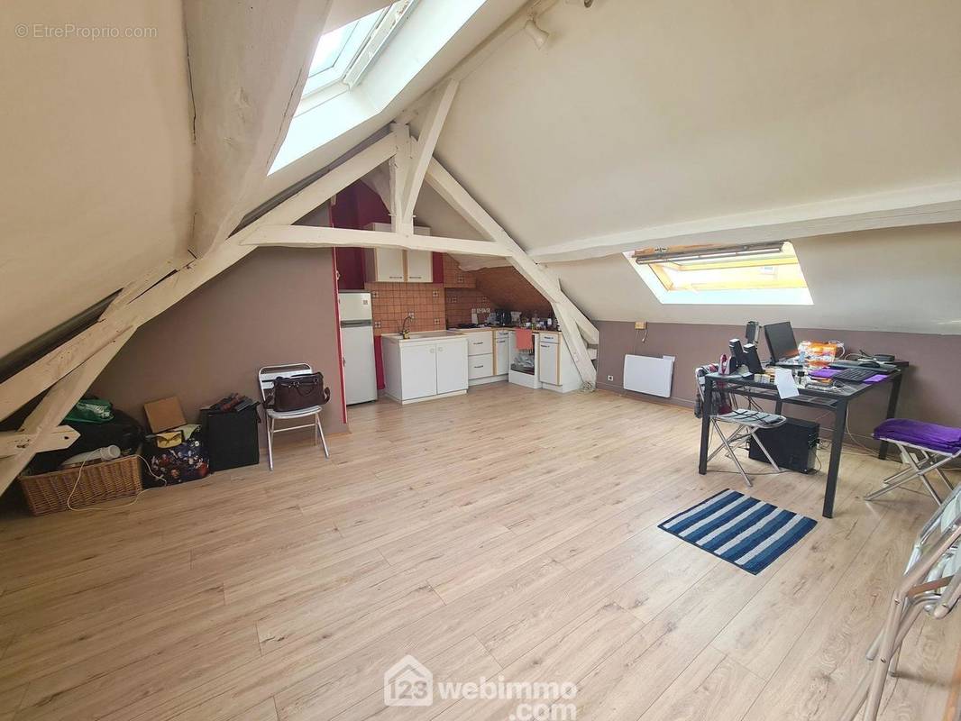 Un séjour/cuisine de 15 m². - Appartement à FONTAINEBLEAU