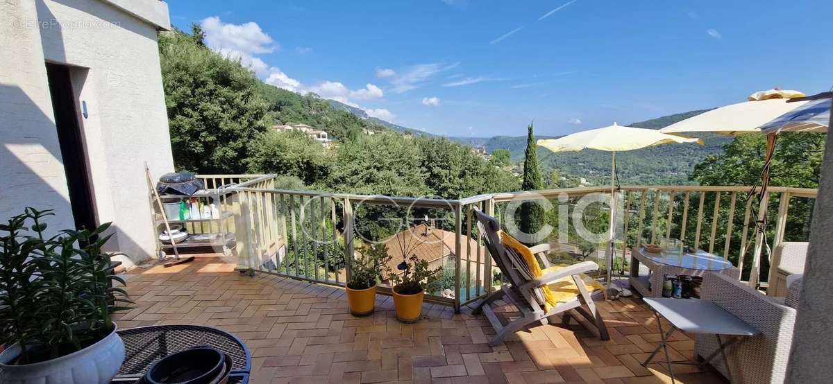 Appartement à LE BAR-SUR-LOUP