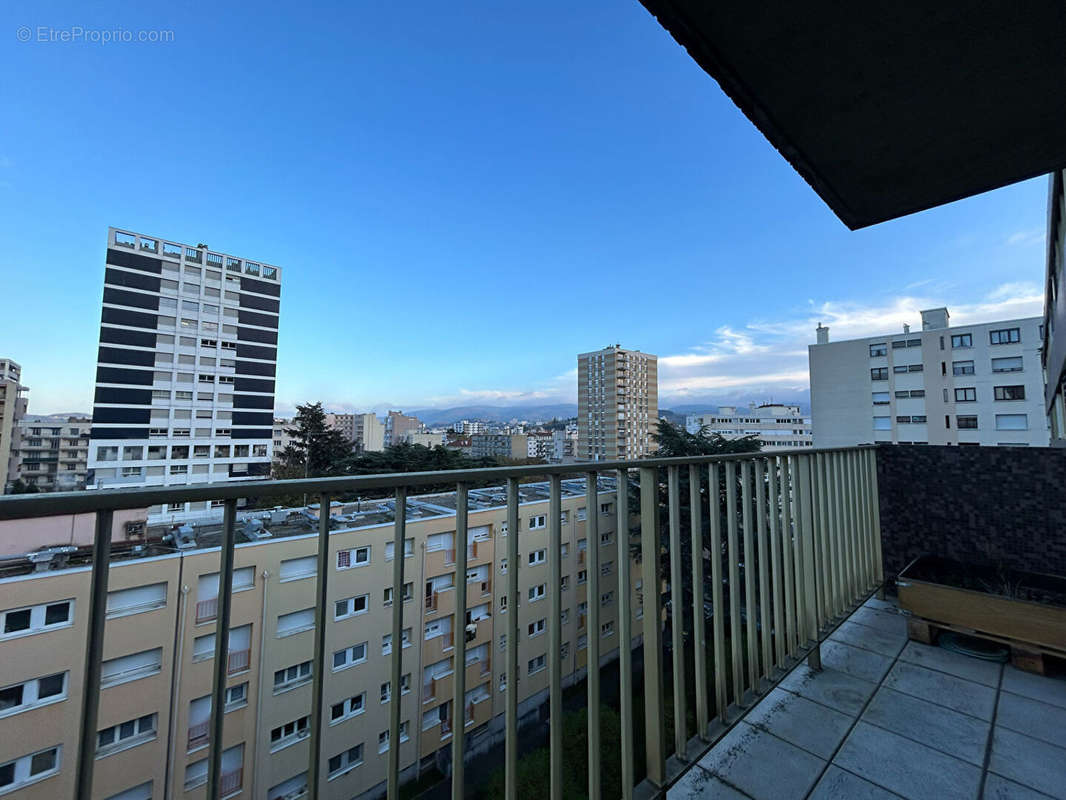 Appartement à SAINT-ETIENNE