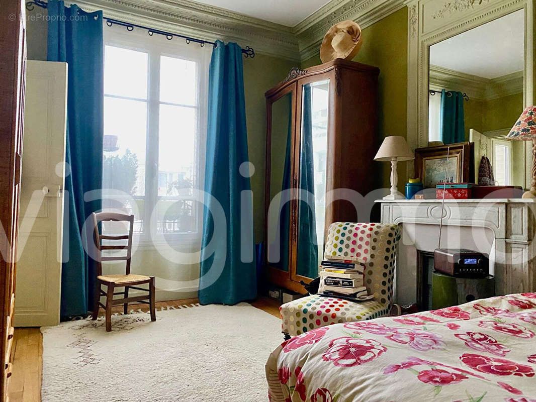 Appartement à LEVALLOIS-PERRET