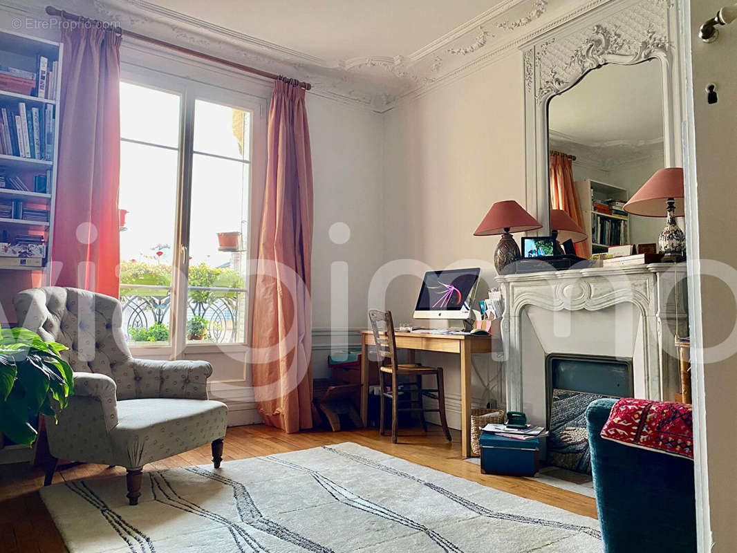 Appartement à LEVALLOIS-PERRET