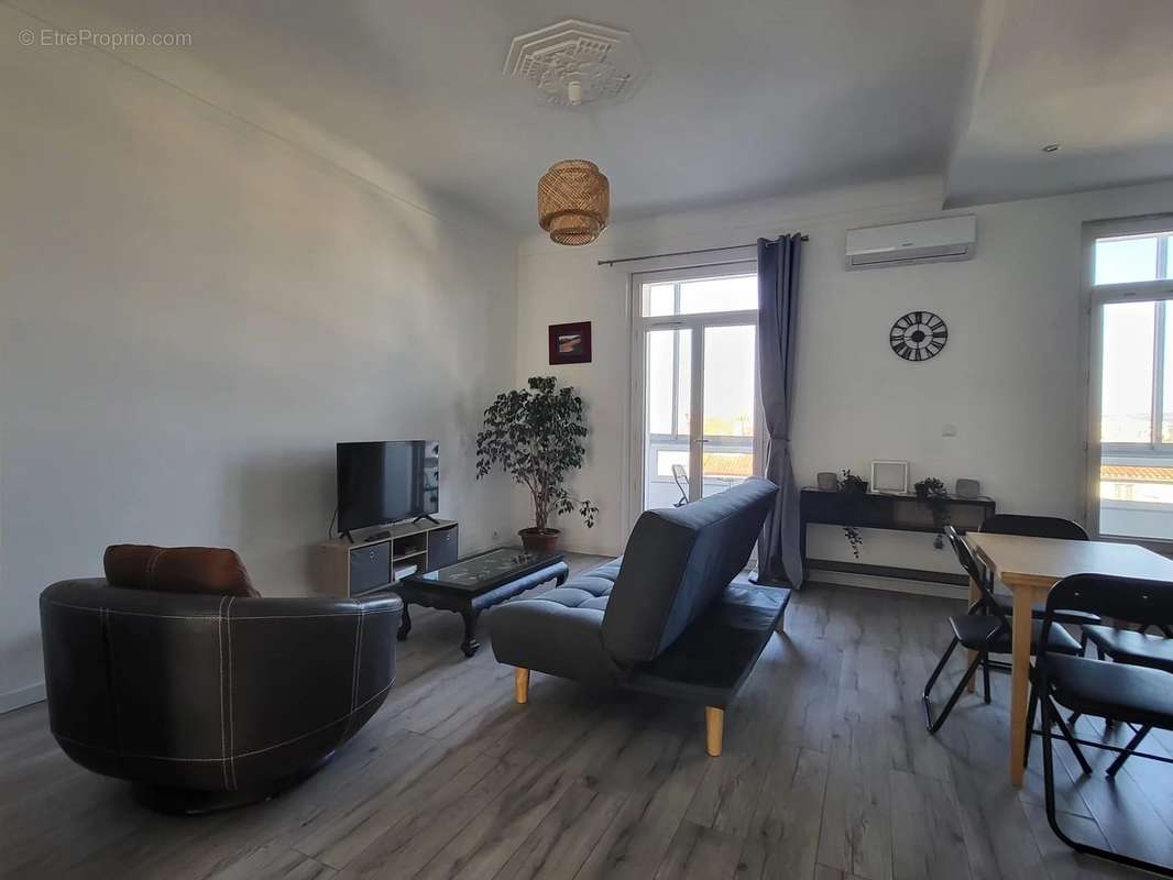 Appartement à MARSEILLE-7E