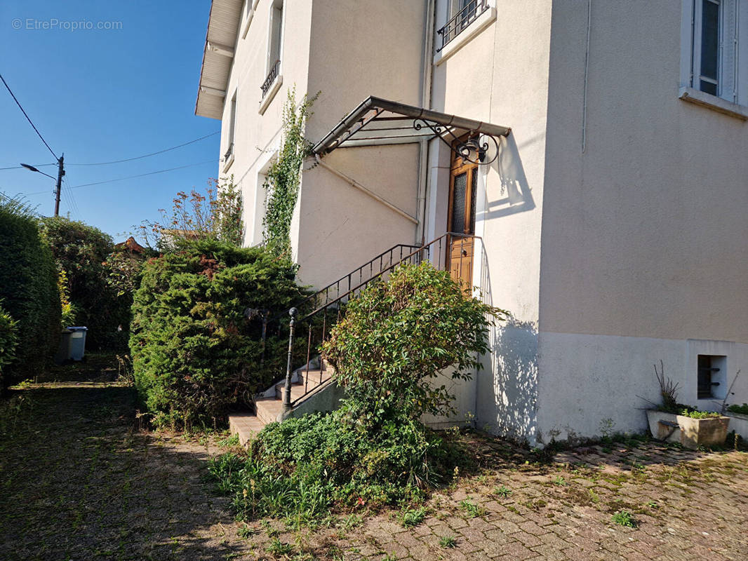 Maison à LONS-LE-SAUNIER