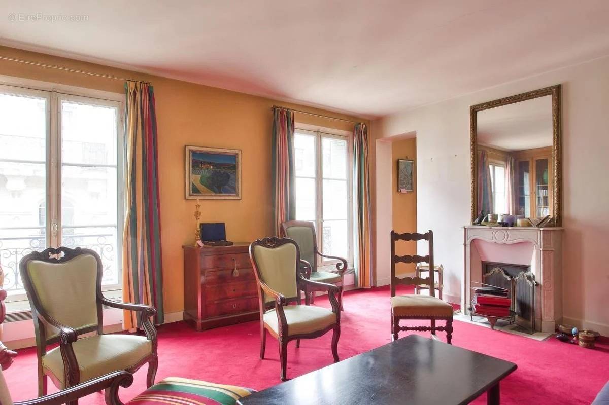 Appartement à PARIS-11E