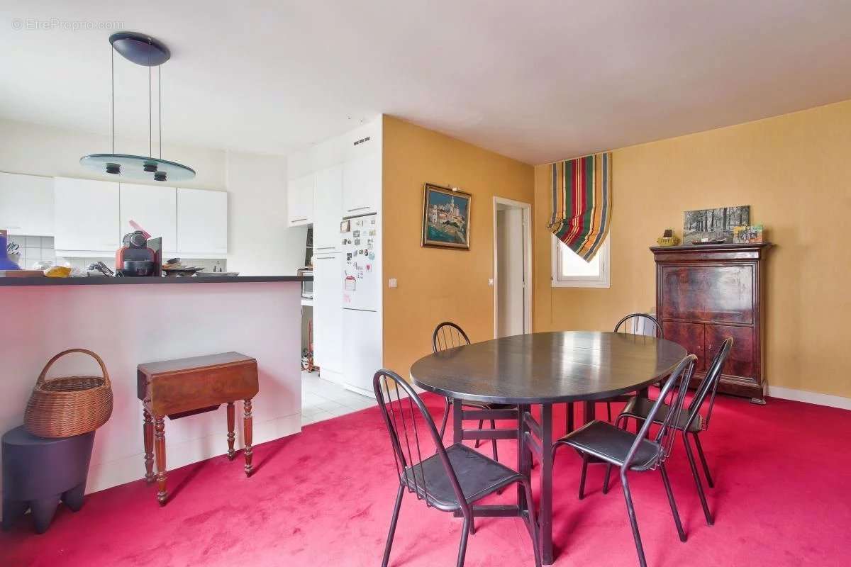 Appartement à PARIS-11E