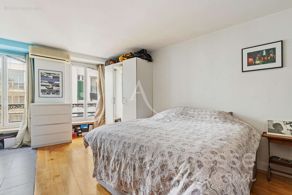 Appartement à PARIS-10E