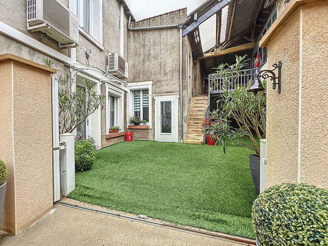 Maison à DOUE-LA-FONTAINE