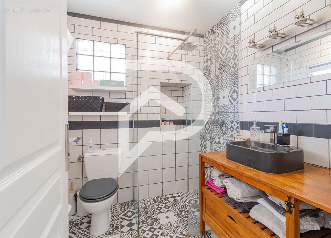 Appartement à MARSEILLE-16E