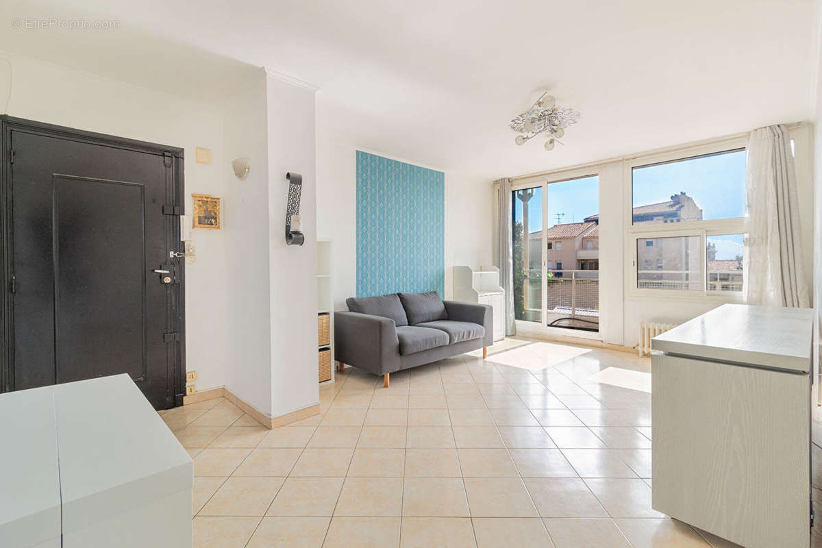 Appartement à MARSEILLE-1E