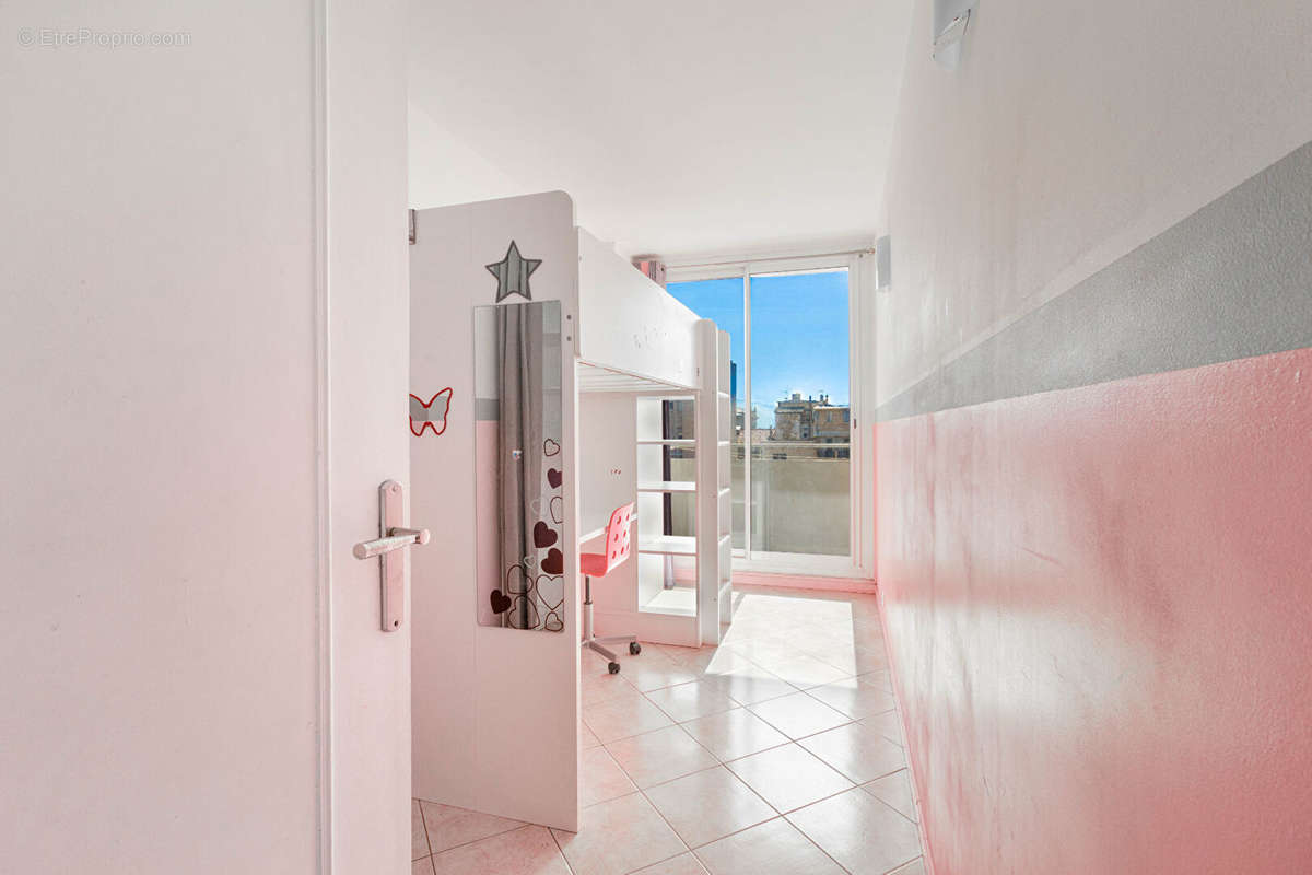 Appartement à MARSEILLE-1E