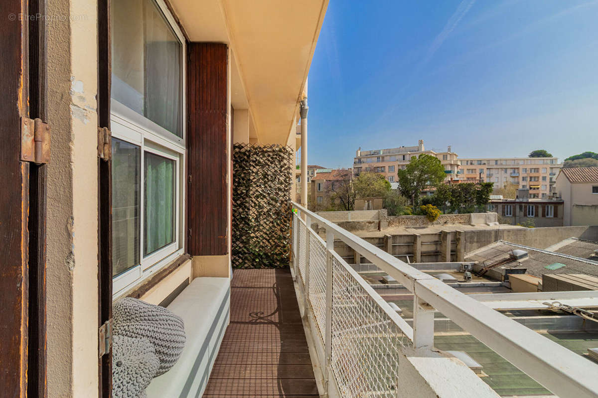 Appartement à MARSEILLE-1E