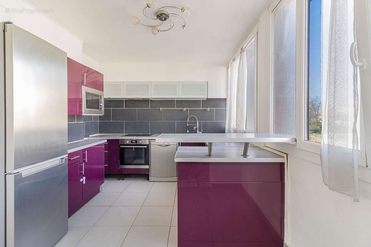 Appartement à MARSEILLE-1E