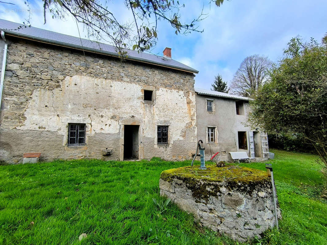 Maison à ESPINASSE