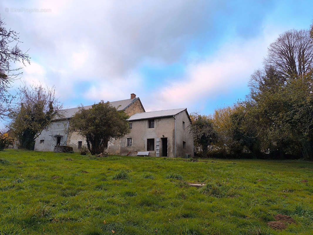 Maison à ESPINASSE