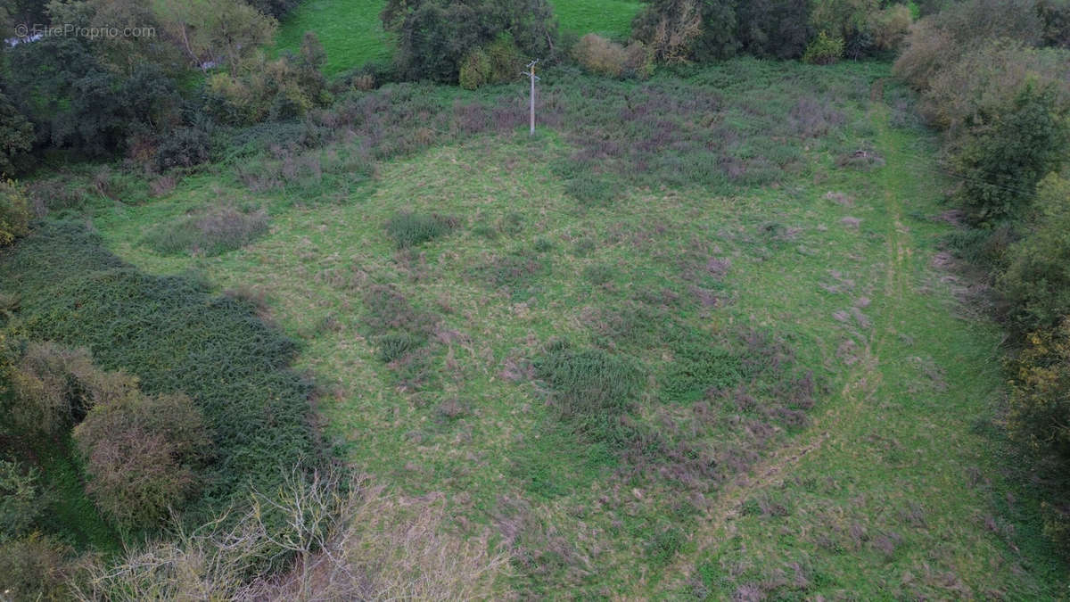 Terrain à VAUX-SUR-SEULLES