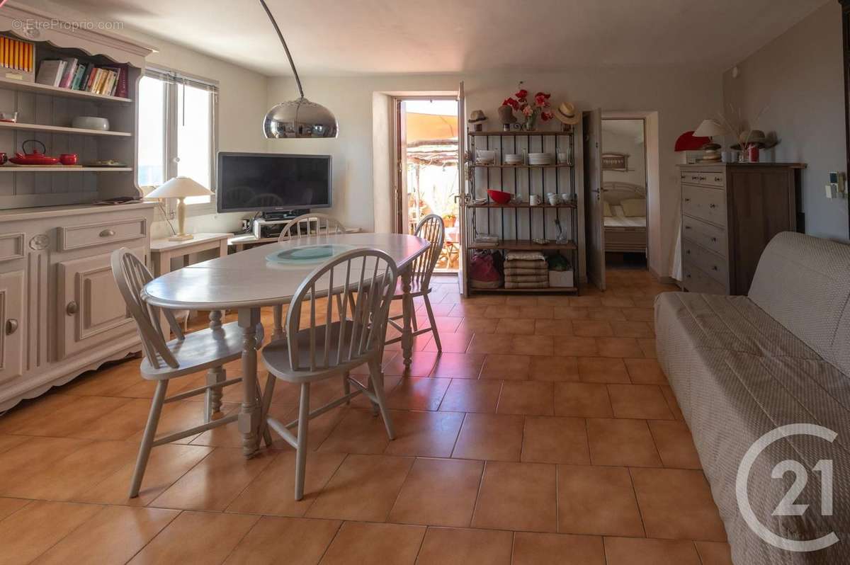 Appartement à BORMES-LES-MIMOSAS