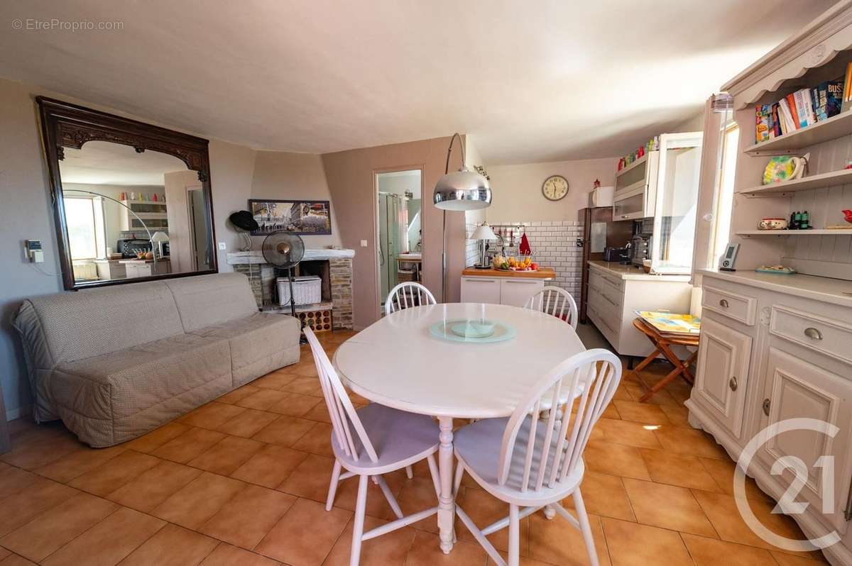 Appartement à BORMES-LES-MIMOSAS