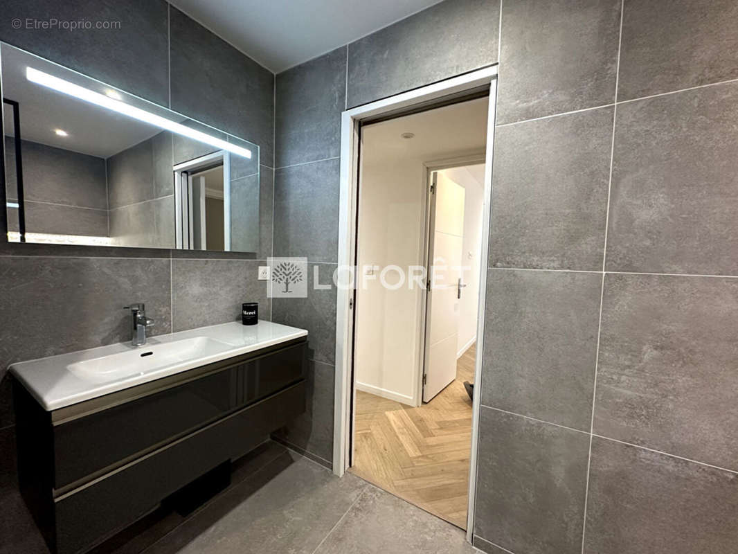 Appartement à MARSEILLE-6E