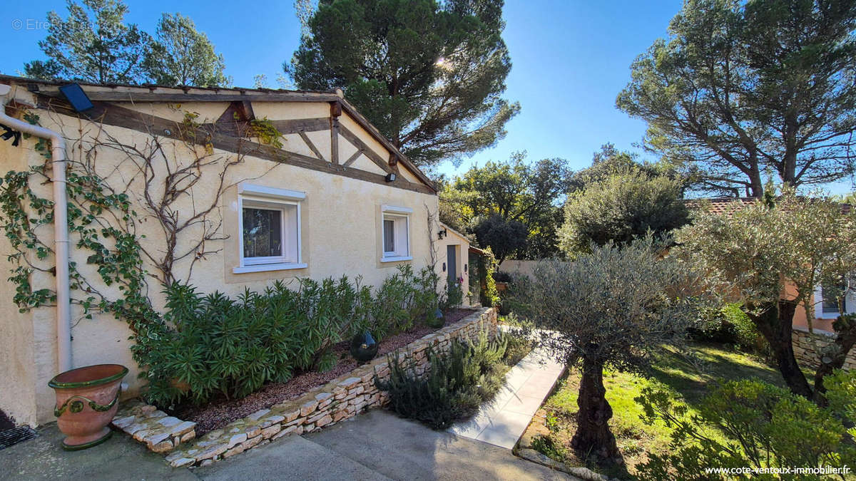 Maison à L&#039;ISLE-SUR-LA-SORGUE