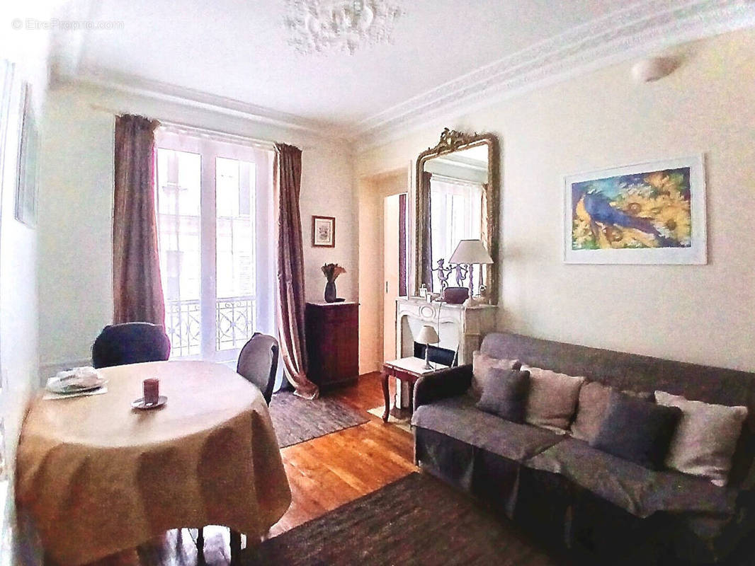 Appartement à PARIS-15E