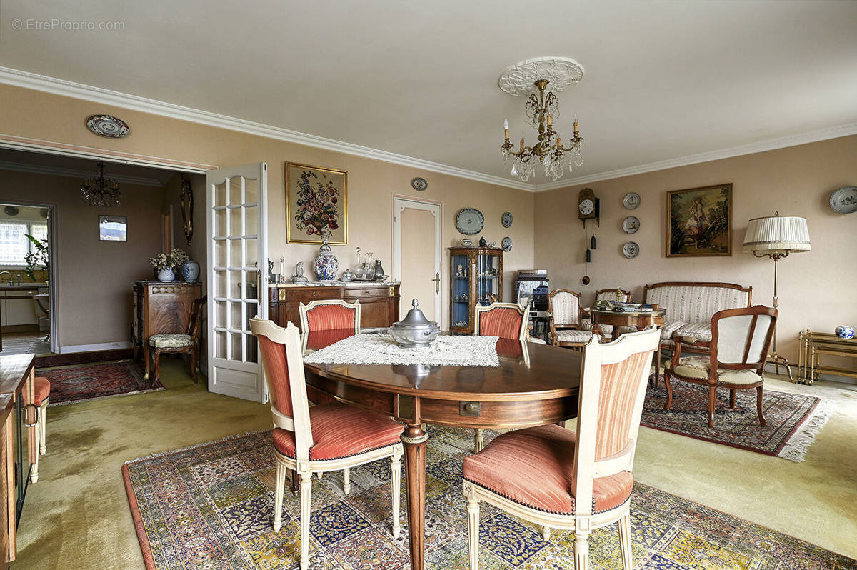 Appartement à VERSAILLES