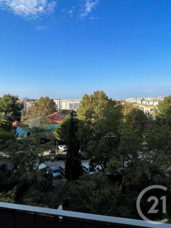 Appartement à MARSEILLE-4E