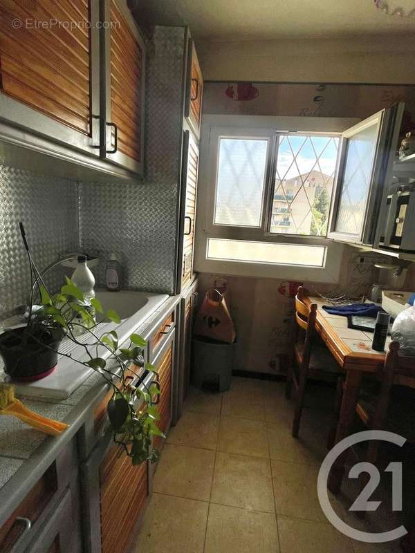 Appartement à MARSEILLE-4E