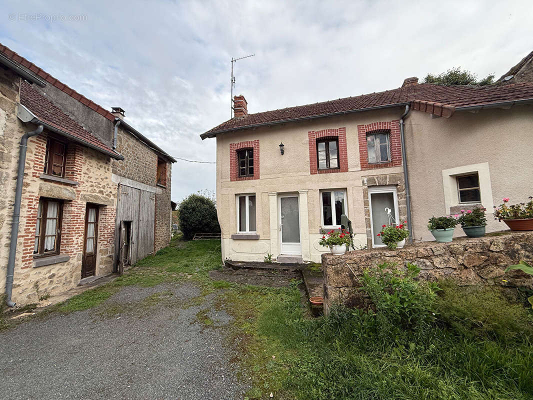 Maison à LE BOURG-D&#039;HEM