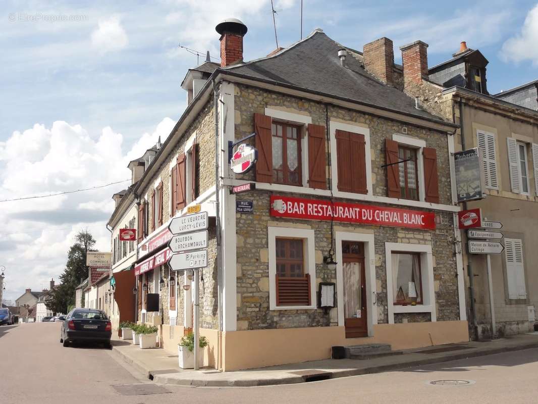 Maison à SAINT-PIERRE-LE-MOUTIER