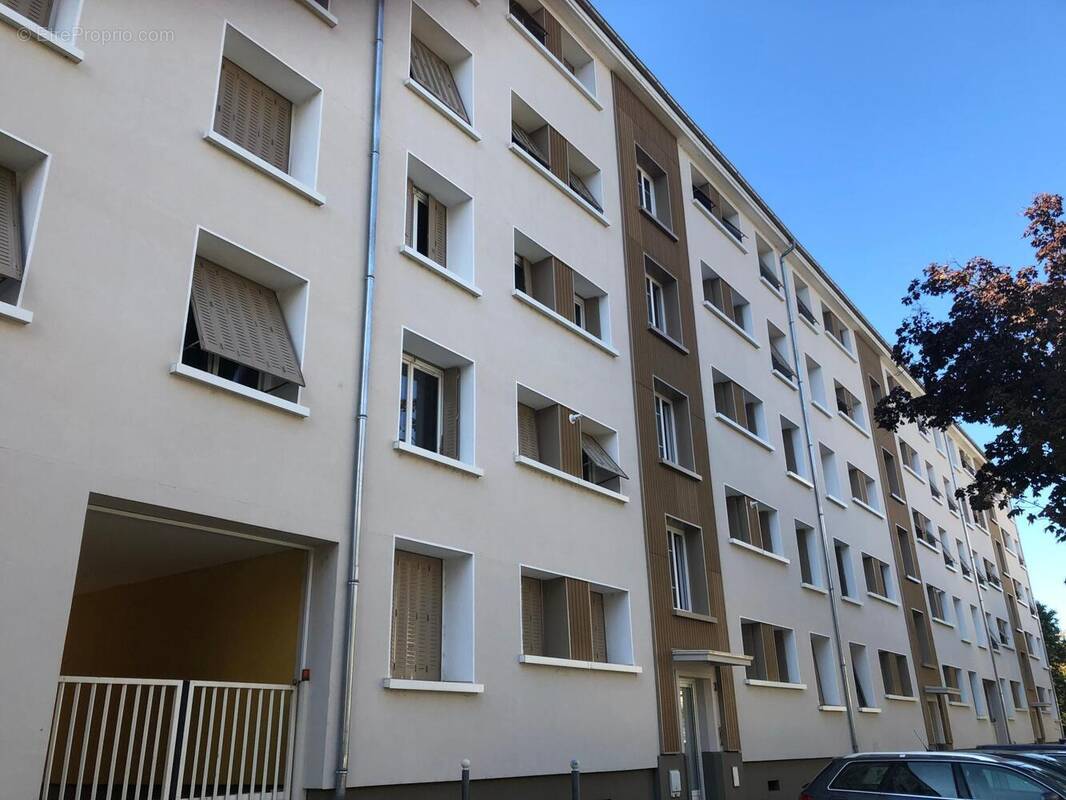 Photo 1 - Appartement à VILLEURBANNE