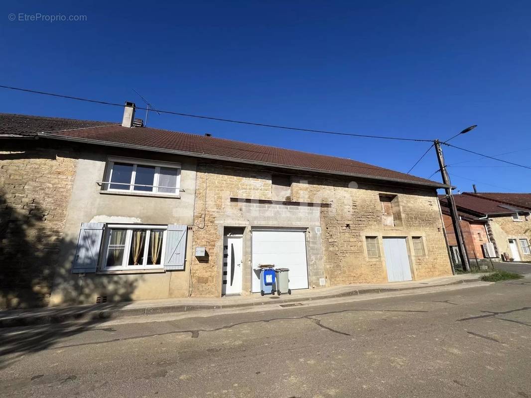 Maison à LONS-LE-SAUNIER