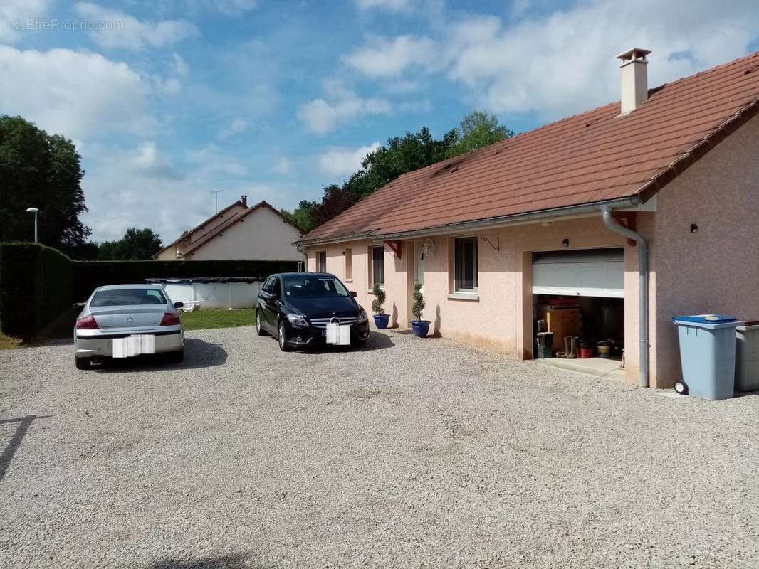 Maison à LONS-LE-SAUNIER