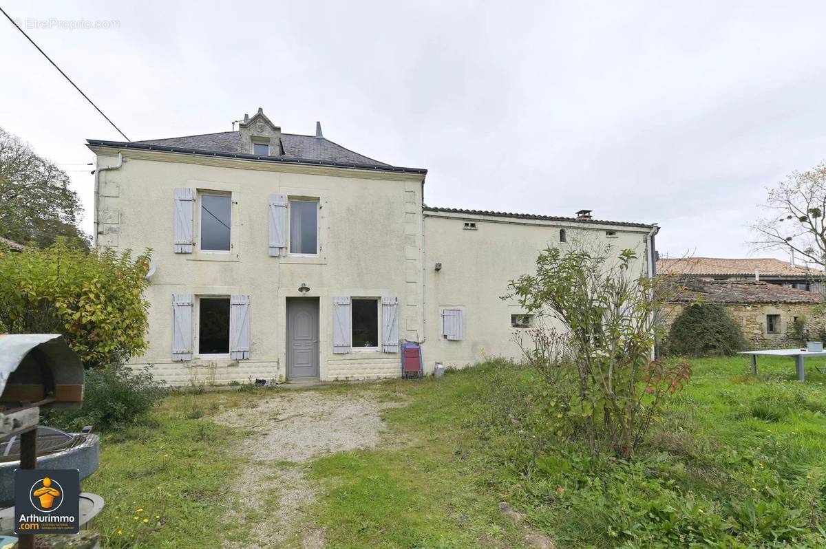 Maison à COULONGES-SUR-L&#039;AUTIZE