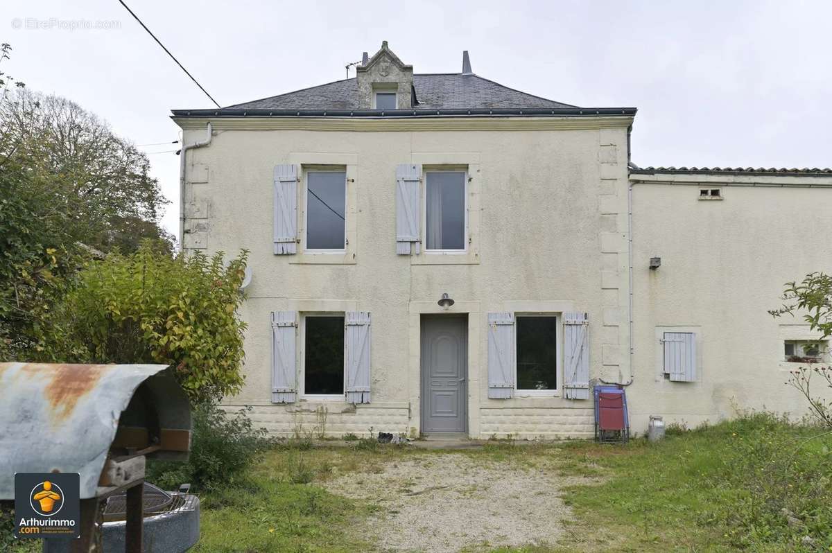 Maison à COULONGES-SUR-L&#039;AUTIZE