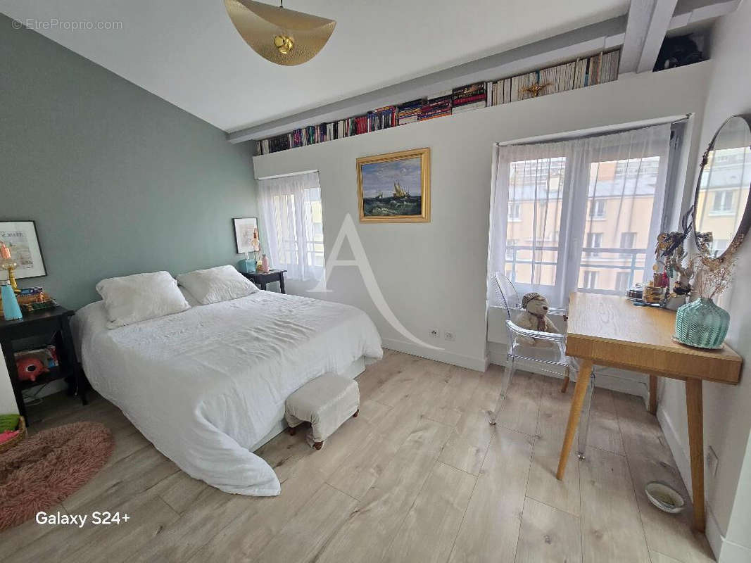 Appartement à PARIS-11E