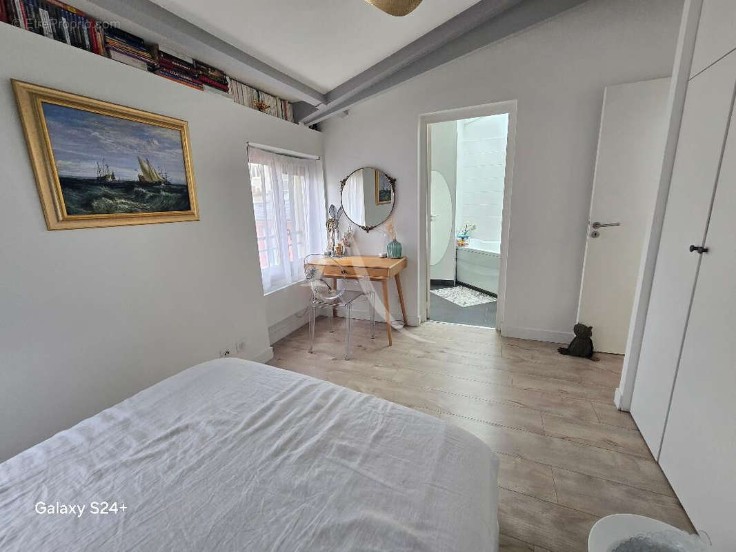 Appartement à PARIS-11E