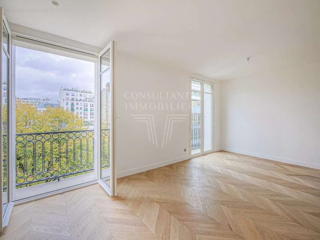 Appartement à NEUILLY-SUR-SEINE