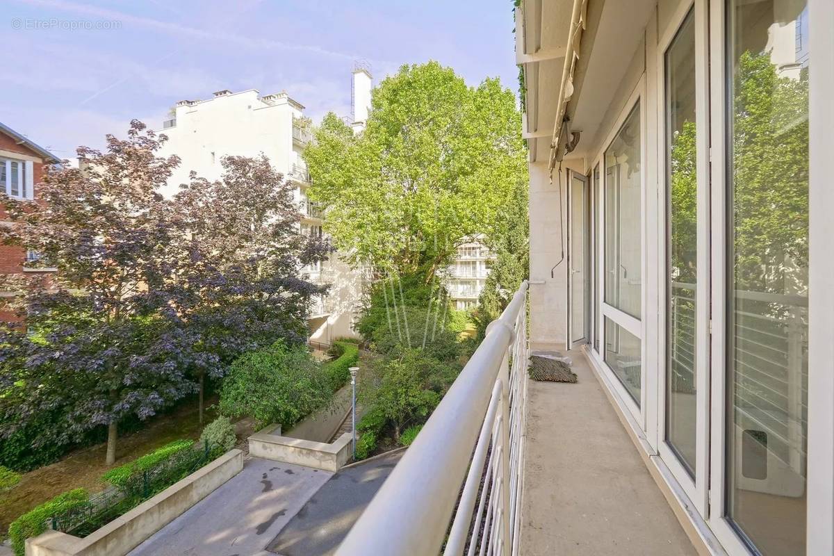 Appartement à NEUILLY-SUR-SEINE