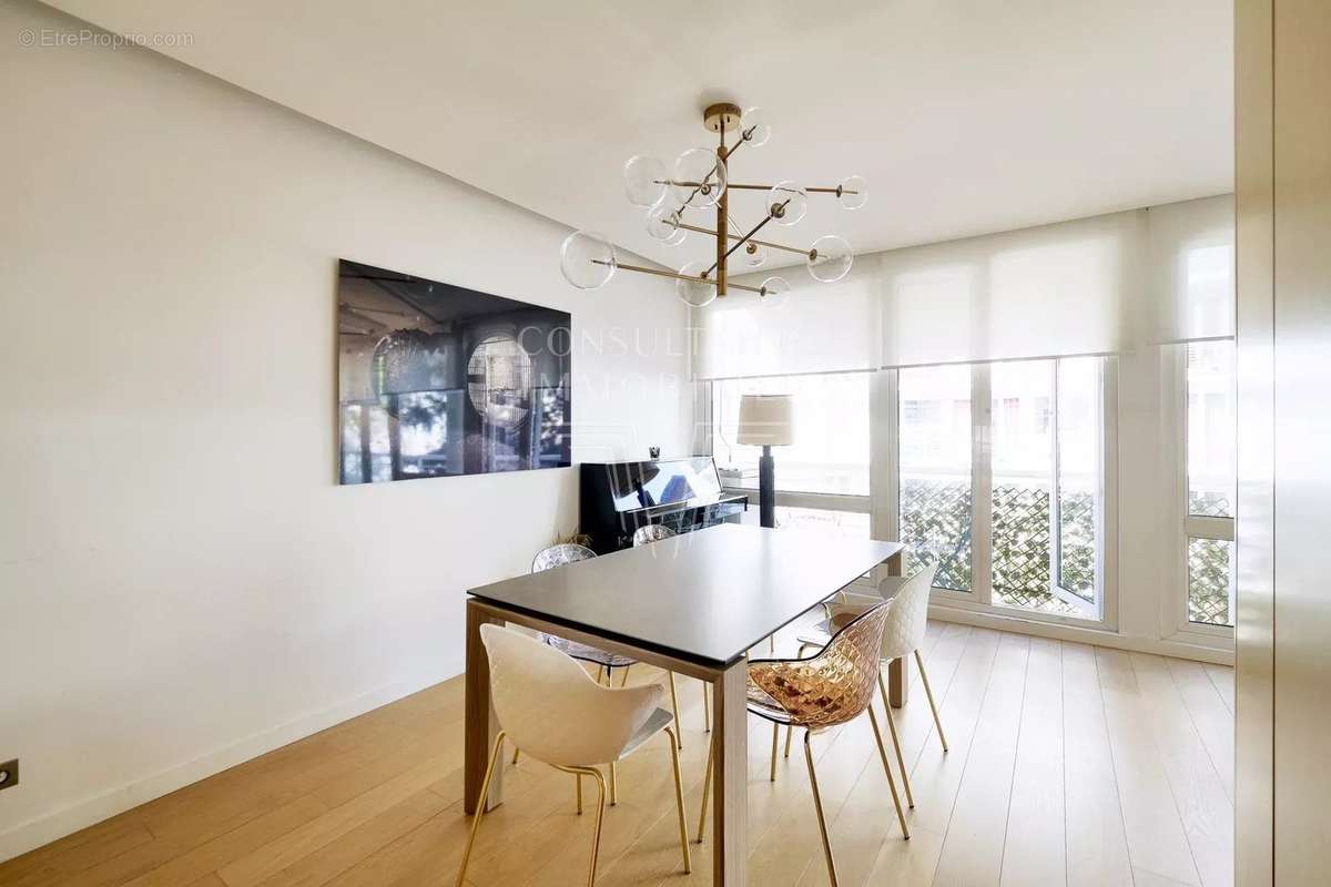 Appartement à NEUILLY-SUR-SEINE