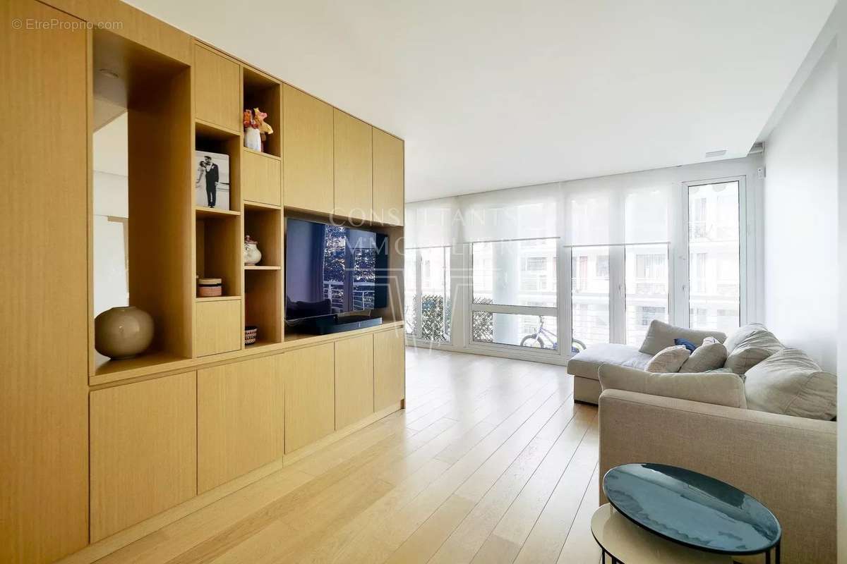 Appartement à NEUILLY-SUR-SEINE