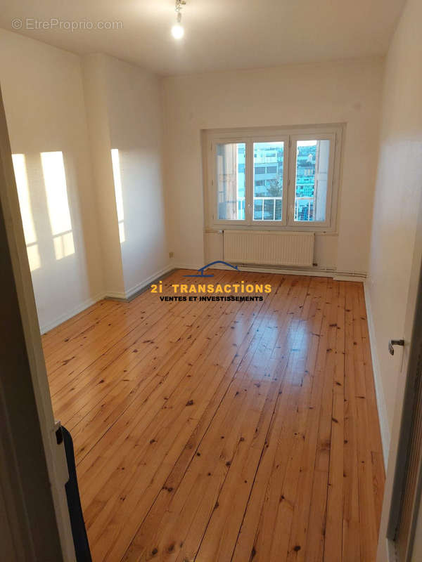 Appartement à SAINT-ETIENNE