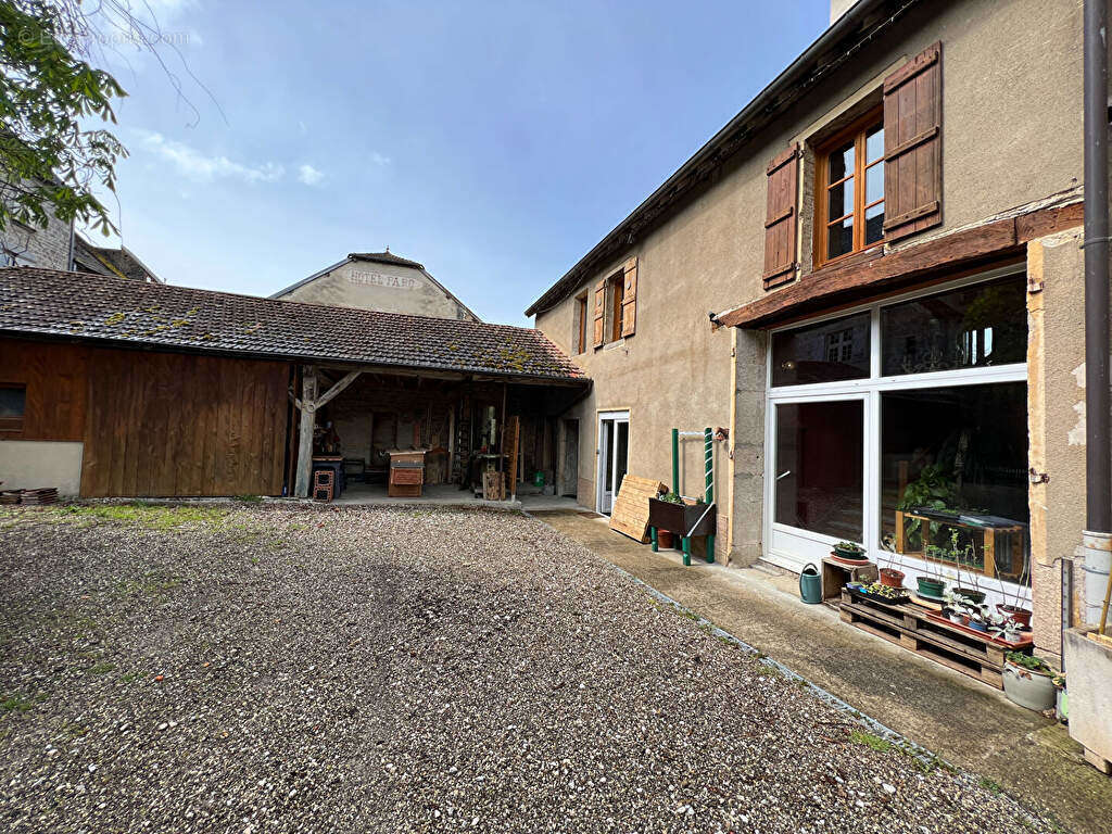 Appartement à LONS-LE-SAUNIER